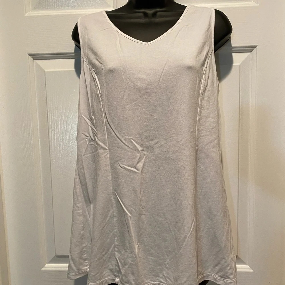 Susan Graver modern essentials tank‎ top size medium